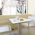 Appartamento Joivy Stunning 3br Apt With Balcony, Nearby Saldanha Subway & Ist