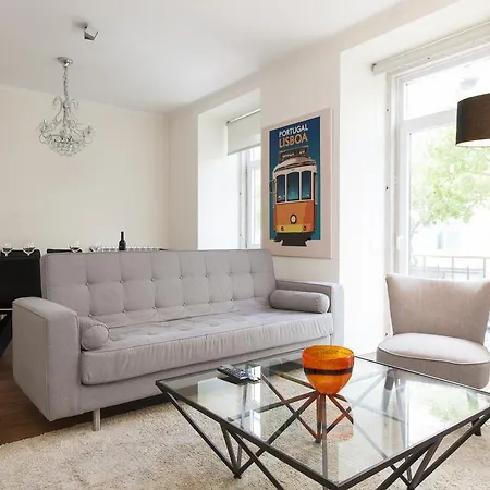 Joivy Stunning 3br Apt With Balcony, Nearby Saldanha Subway & Ist *