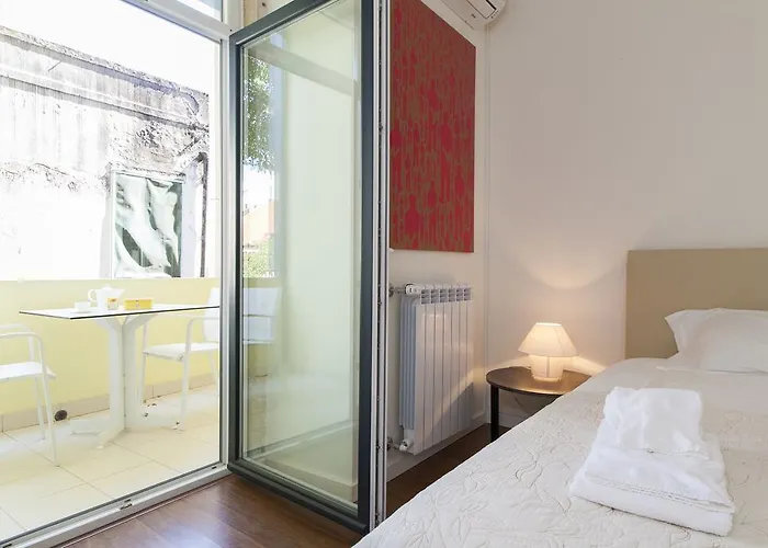 Appartement Joivy Stunning 3br Apt With Balcony, Nearby Saldanha Subway & Ist